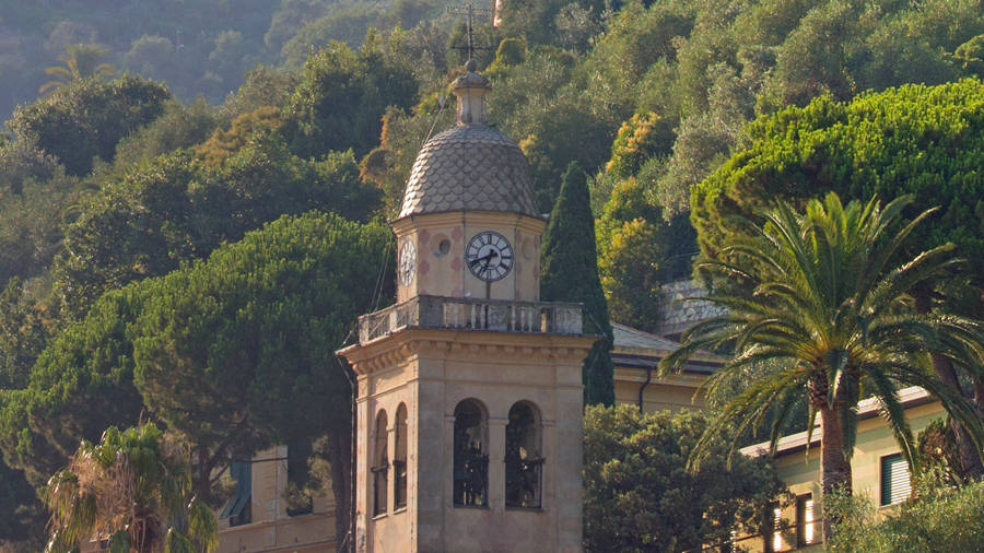 Burosch Häuser Portofinos Zoom In Kirchturm